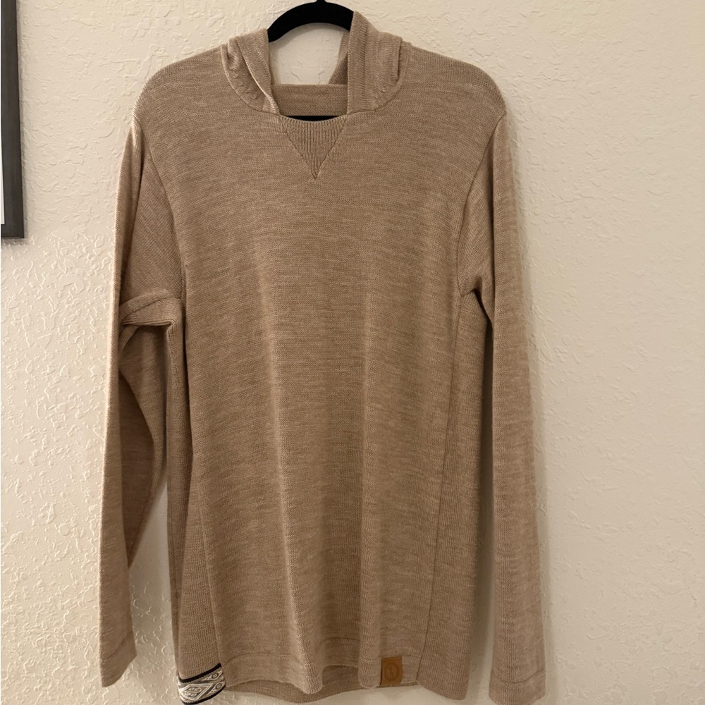 NWOT PAKA unisex hoodie